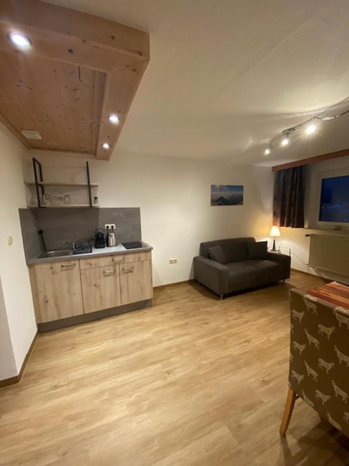 Alpenappartements Schwalbennestl Mittenwald Buitenkant foto